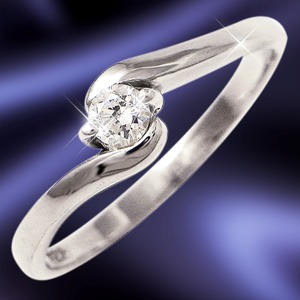 【鑑別書付】プラチナPT950　天然ダイヤリング 指輪　ダイヤ0.05ct　アイスブルーダイヤ0.01ct 13号　ハートモチーフ